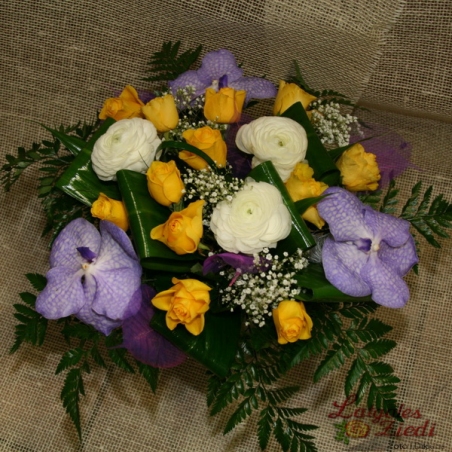 Mazcenas ziedu pušķis 090