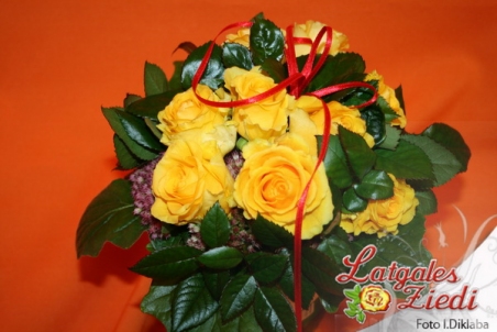 Mazcenas ziedu pušķis 074