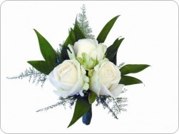 Бутоньерки из цветов 002